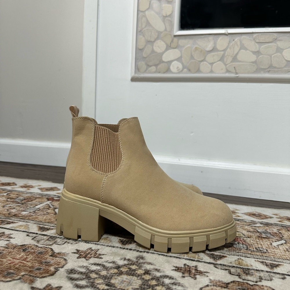 Tan Chunky Boots